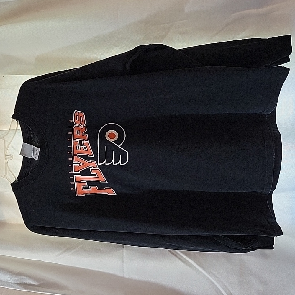 Mens XL Philadelphia Flyers shirt